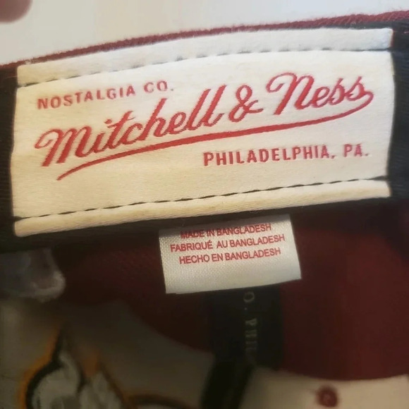 Mitchel & Ness NBA  Cleveland Cavaliers Two-Tone Mens Snapback Hat. - Picture 8 of 8